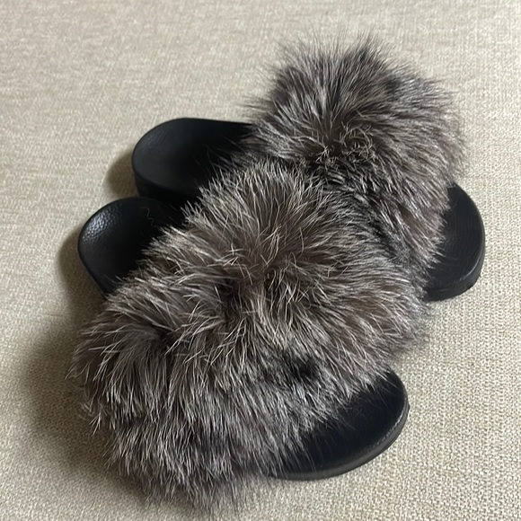 Shoes - Brown fur rubber slides